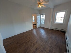 90-92 W Railroad Avenue Unit in West Haverstraw, NY - Foto de edificio - Building Photo