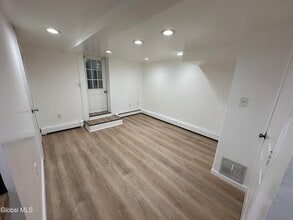 27 McElwain Ave in Cohoes, NY - Building Photo - Building Photo