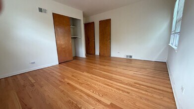 8852 Bronx Ave in Skokie, IL - Building Photo - Building Photo