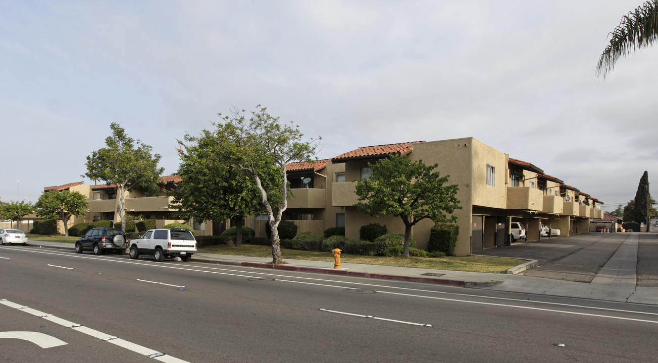 Chapman Village in Garden Grove, CA - Building Photo