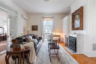 4 Red Cross Ave in Newport, RI - Building Photo