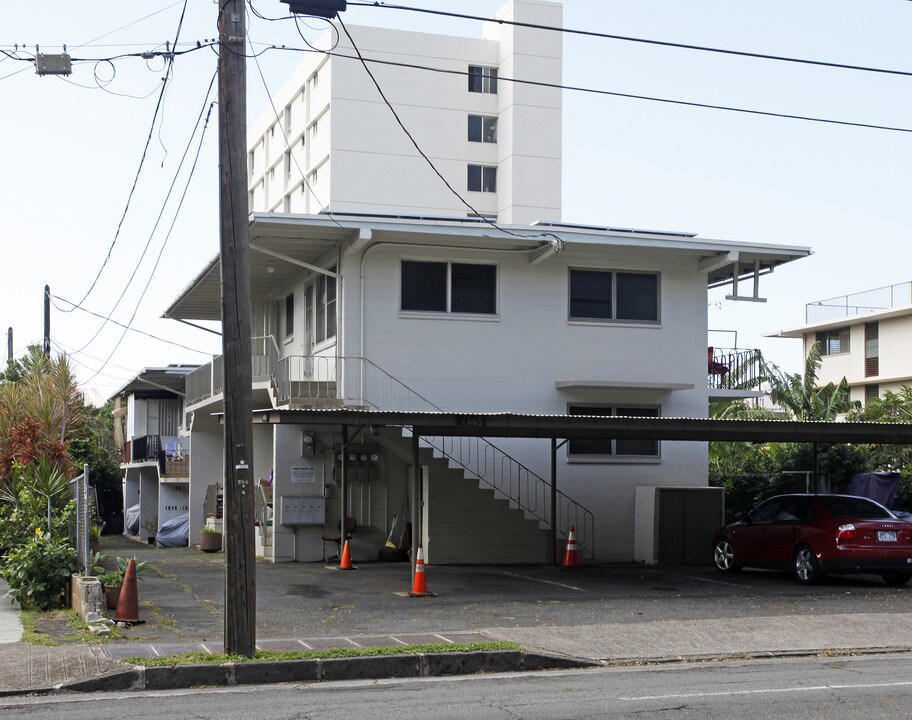 1669 S Beretania St in Honolulu, HI - Building Photo