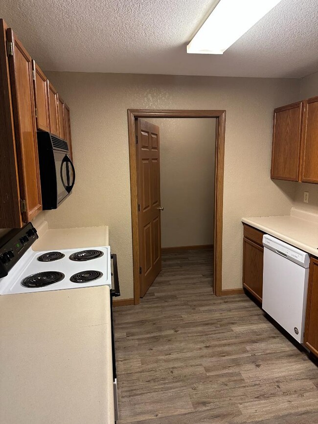 605 Scott Valley Ct in Jefferson City, MO - Building Photo - Building Photo
