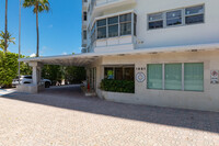 Octagon Towers in Miami Beach, FL - Building Photo - Building Photo