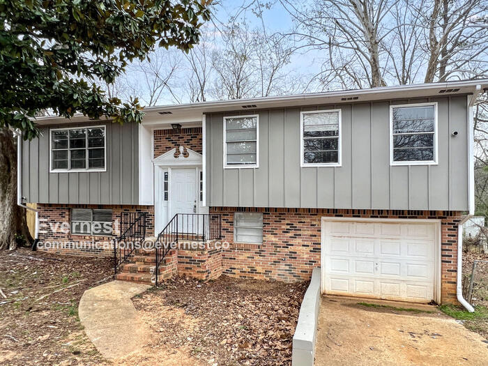 2125 Merry Dr NE in Birmingham, AL - Building Photo