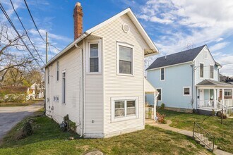 2402 East Ave in Columbus, OH - Foto de edificio - Building Photo