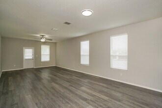 27619 Lasso Bend in San Antonio, TX - Building Photo - Building Photo