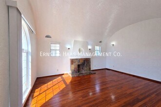 5426 Lewis Ave in Long Beach, CA - Building Photo - Building Photo