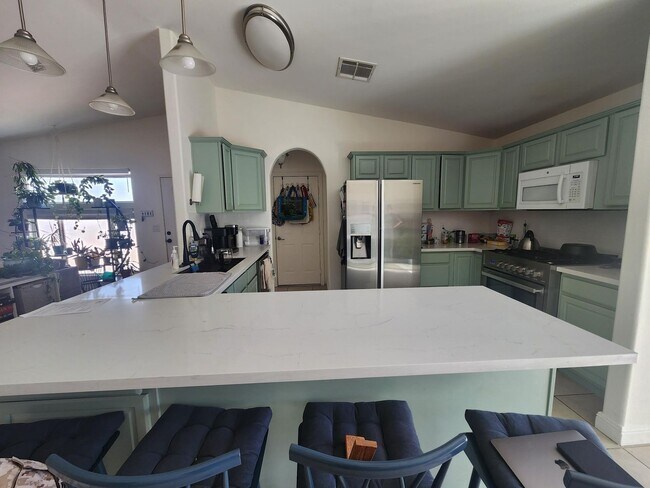 6056 Cahuilla Ave in Twentynine Palms, CA - Building Photo - Building Photo