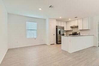 7262 Plow Run, Unit 3-109 in San Antonio, TX - Building Photo - Building Photo