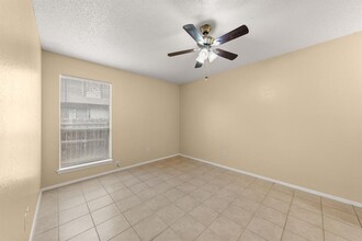 313 Greenlawn Blvd in Round Rock, TX - Foto de edificio - Building Photo