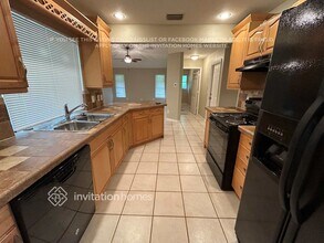 1358 Preston St in Port Charlotte, FL - Foto de edificio - Building Photo