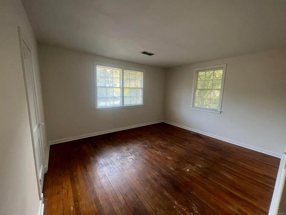 3017 McQueen St in Montgomery, AL - Building Photo
