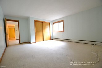 20 Jacqueline Rd-Unit -Apt B in Waltham, MA - Foto de edificio - Building Photo