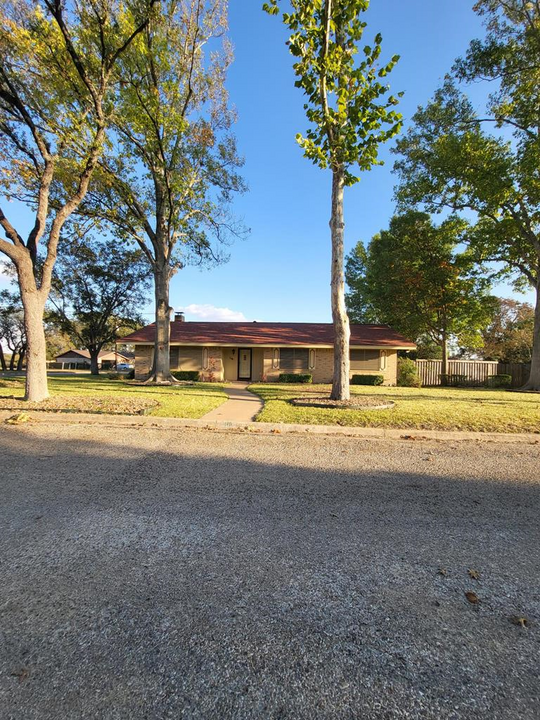 119 Wedgewood Ln in Kerrville, TX - Building Photo