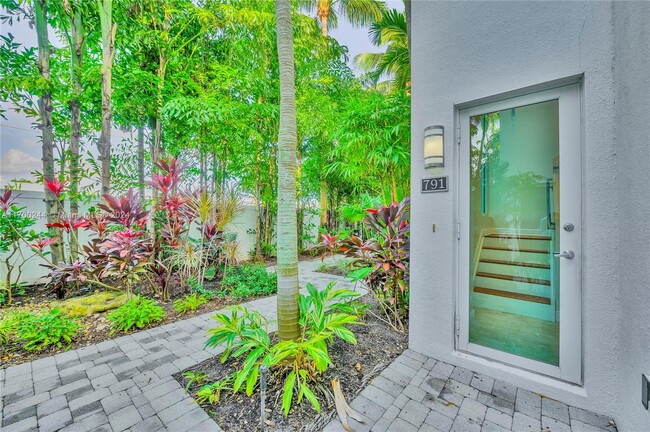 791 NE 4th Ave in Fort Lauderdale, FL - Building Photo - Building Photo