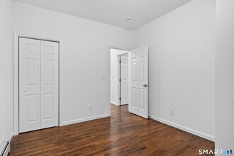 144 Cottage St in Bridgeport, CT - Building Photo - Building Photo