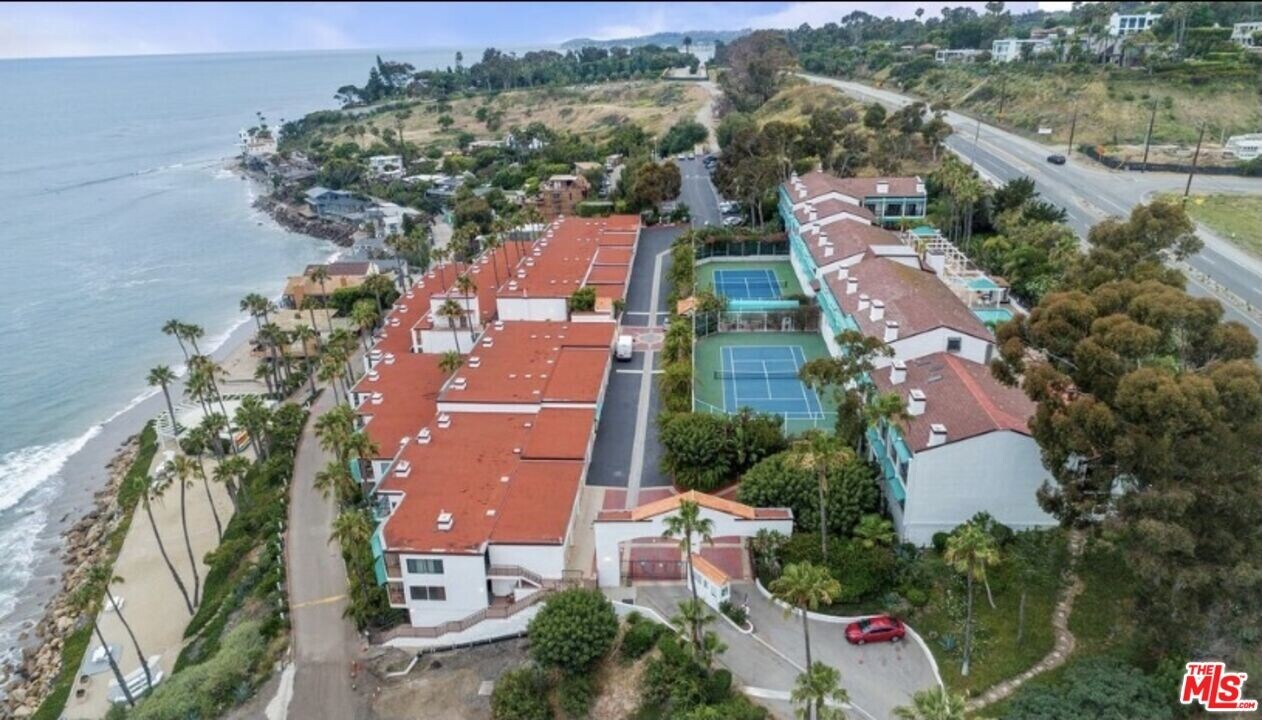 26666 Seagull Way in Malibu, CA - Building Photo