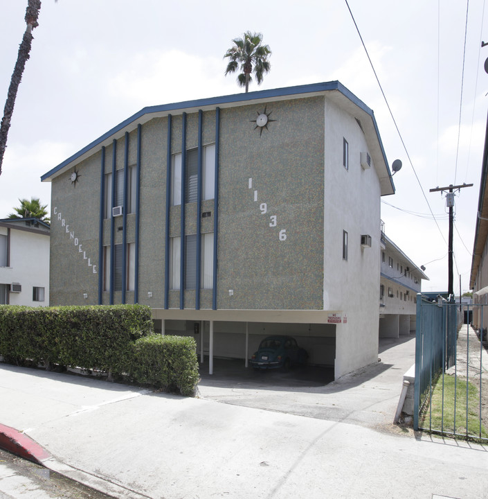 11936 Burbank Blvd in Valley Village, CA - Building Photo