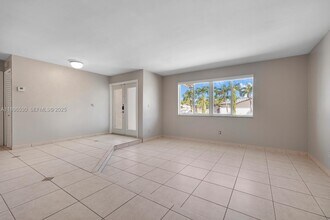 14020 SW 38th St in Miami, FL - Building Photo - Building Photo