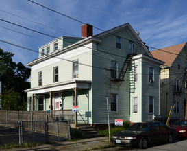 46 S Union St in Pawtucket, RI - Foto de edificio - Building Photo