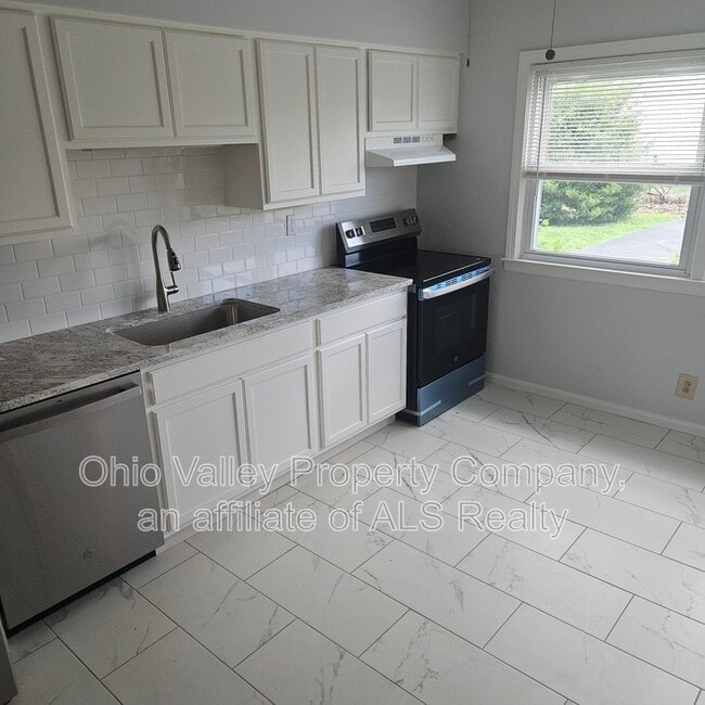 property at 2915 Abigail Dr
