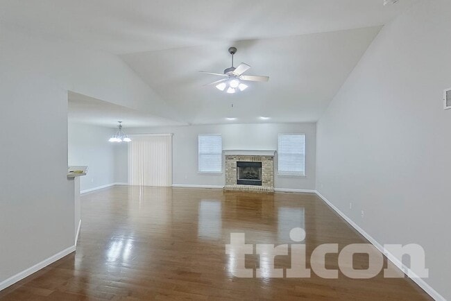 310 Woodson Trail Dr in Wentzville, MO - Foto de edificio - Building Photo