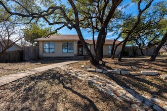 8403 Sage Mountain Dr in Austin, TX - Building Photo - Building Photo