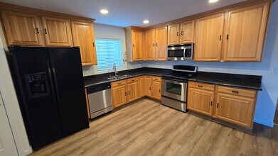 11439 W Ashley Chantil Dr in Surprise, AZ - Building Photo - Building Photo