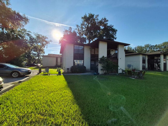 463 Bentwood Ln