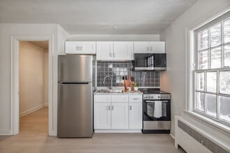 1312 Cleveland Ave. in Canton, OH - Foto de edificio - Interior Photo