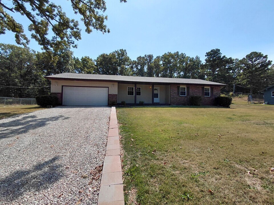 171 Bosa Dr in St. Robert, MO - Building Photo
