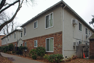 The Golden Lanterns in Sacramento, CA - Building Photo - Building Photo