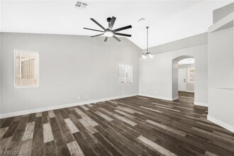 485 Waterwheel Falls Dr in Henderson, NV - Building Photo - Building Photo