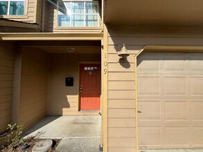 109 SE 84th Ave in Portland, OR - Building Photo - Building Photo