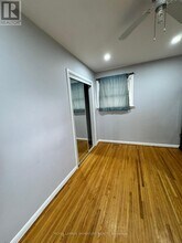 104 Queenston Crescent in London, ON - Building Photo - Building Photo