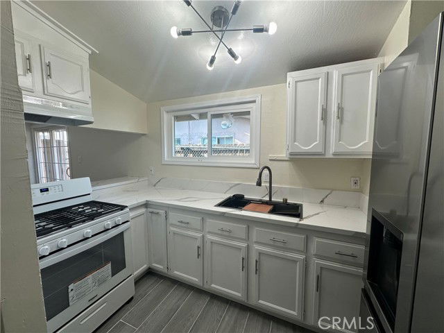 38603 Lilacview Ave in Palmdale, CA - Building Photo - Building Photo