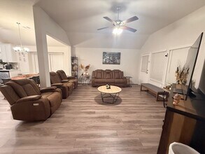 10318 Greenhorn Ln in Rosharon, TX - Building Photo - Building Photo