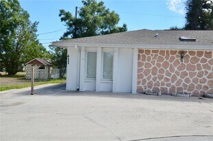 411 San Miguel Ave in North Port, FL - Building Photo