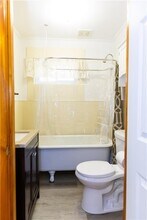 42 Bentley St in Woonsocket, RI - Building Photo - Building Photo