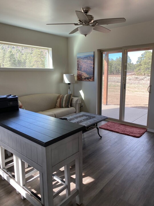 6526 Johnson Ranch Rd in Flagstaff, AZ - Building Photo