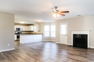 3942 Rosebud Park Dr in Snellville, GA - Foto de edificio - Building Photo