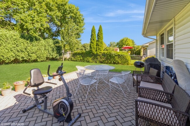 304 Islington Ln in Schaumburg, IL - Building Photo - Building Photo