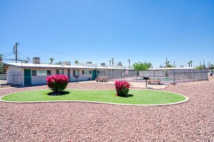 2201 W Heatherbrae Dr in Phoenix, AZ - Building Photo