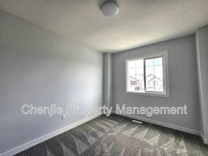 3723-3214 214 St NW in Edmonton, AB - Building Photo - Building Photo