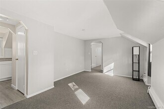 174 Mills Pond Rd in Saint James, NY - Building Photo - Building Photo