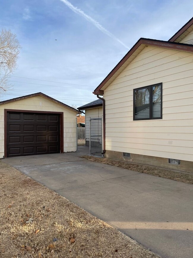 3114 23rd St in Great Bend, KS - Building Photo - Building Photo
