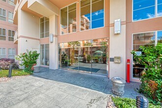 3505 Sage Rd in Houston, TX - Foto de edificio - Building Photo