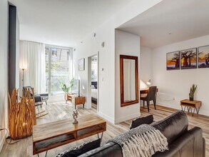 2061 Rue Stanley in Montréal, QC - Building Photo - Building Photo