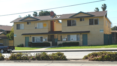 2155 N Towne Ave in Pomona, CA - Building Photo - Building Photo